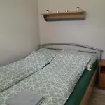 Dorka شقة فونيارتْسفاشغ
