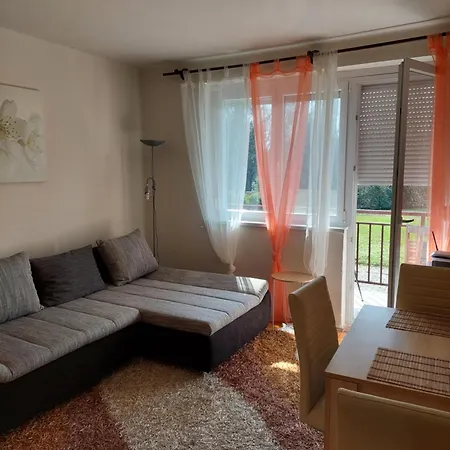 Dorka Apartment *